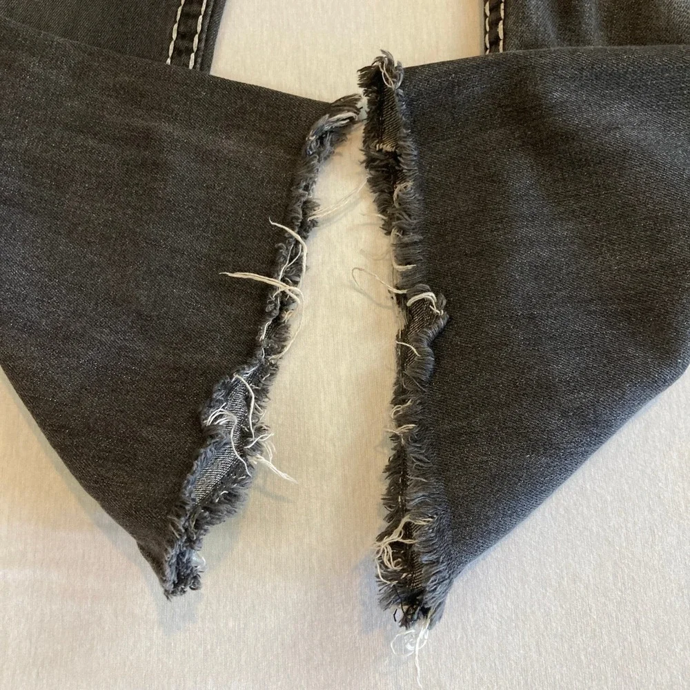 True Religion Jeans Men 40x26 Billy Super T Black Thick Stitch Raw Hem *BUTTONS*